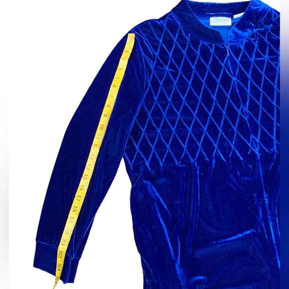 Sawyer Creek Studio, Velvet Robe - Picture 10 of 10